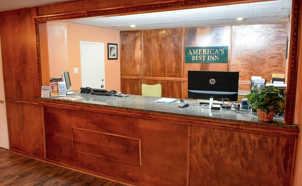 America'S Best Inn Montgomery مونتغومري المظهر الخارجي الصورة