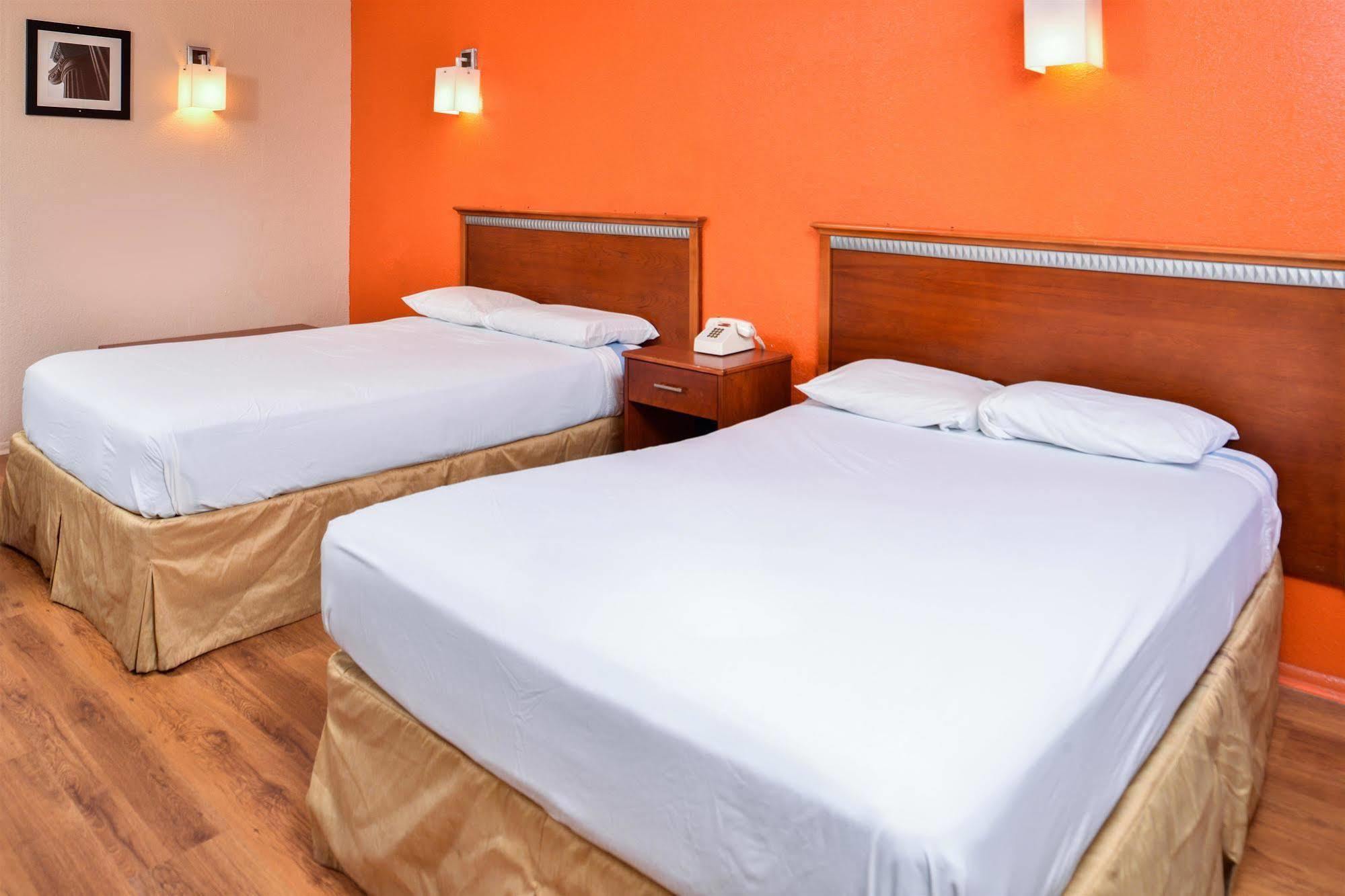 America'S Best Inn Montgomery مونتغومري المظهر الخارجي الصورة