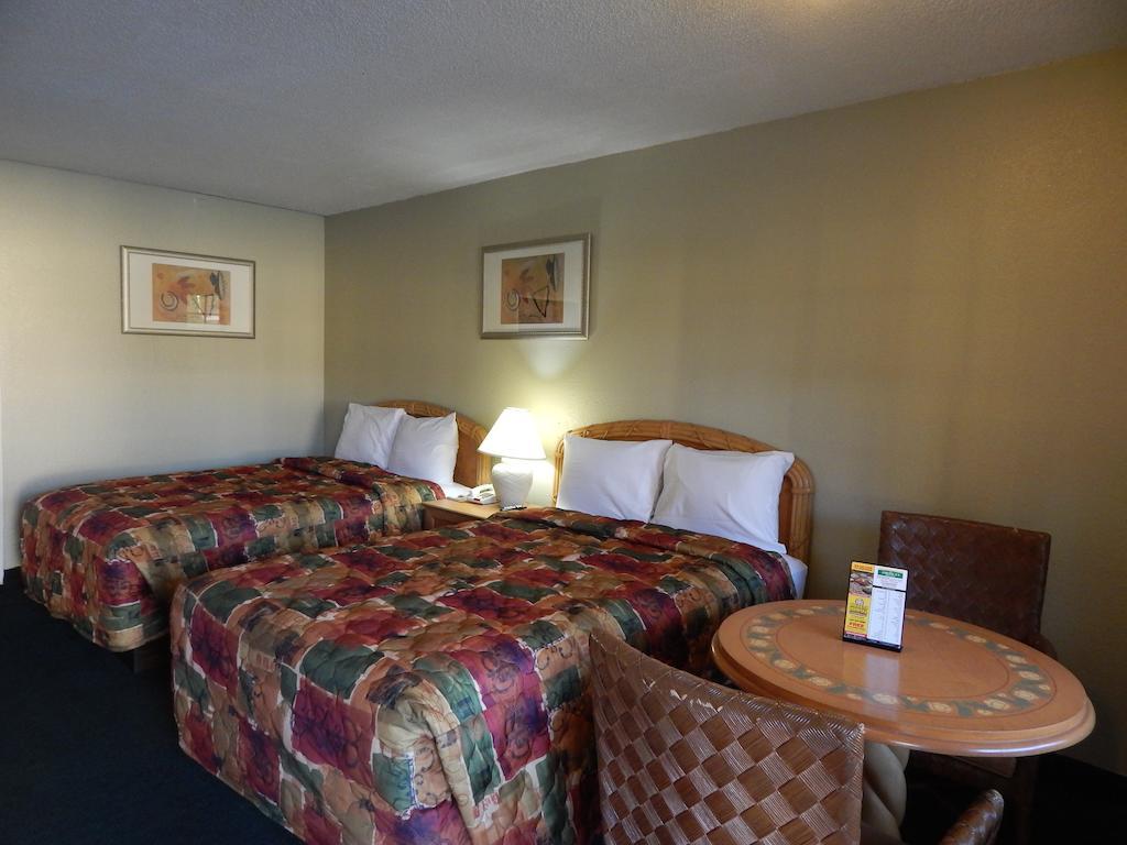 America'S Best Inn Montgomery مونتغومري المظهر الخارجي الصورة